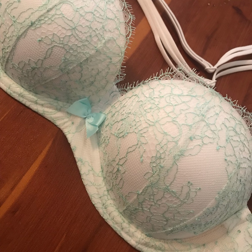 VS Strapless Bra
